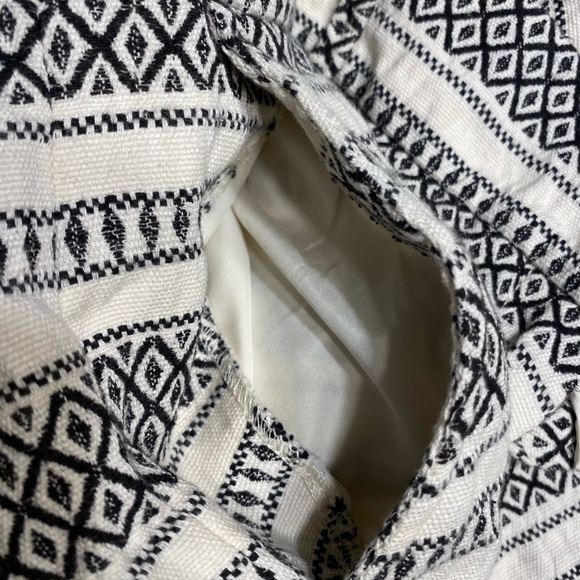 Ann Taylor loft, The Riviera shorts. Size 10 - Picture 8 of 15